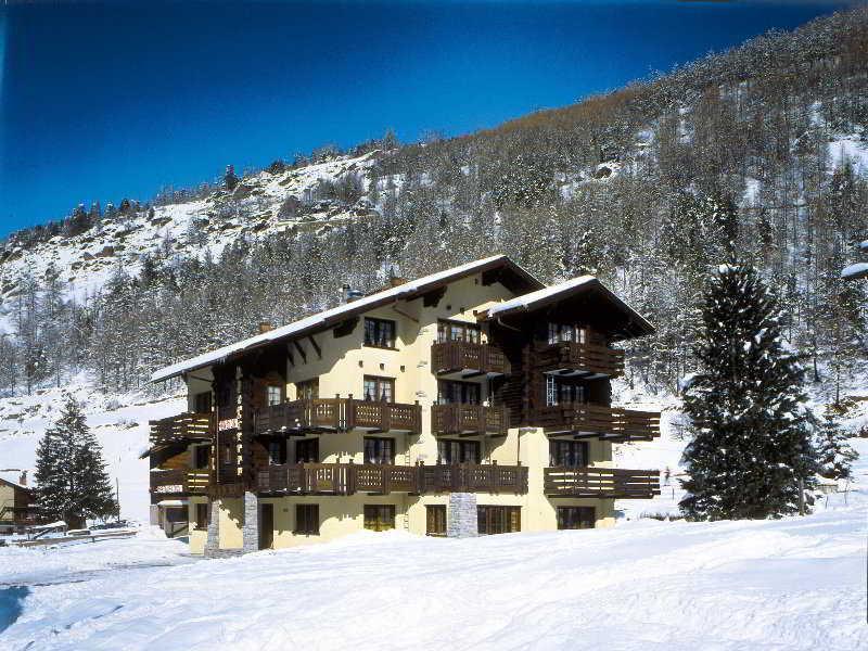 Hotel Baergsunnu Saas-Grund Extérieur photo